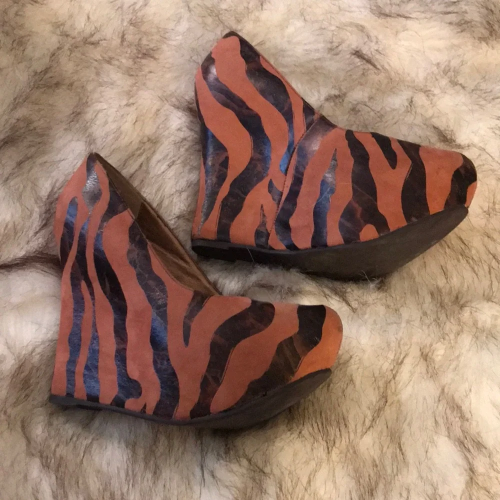Cathy Jean Zebra print wedges - Picture 3 of 4